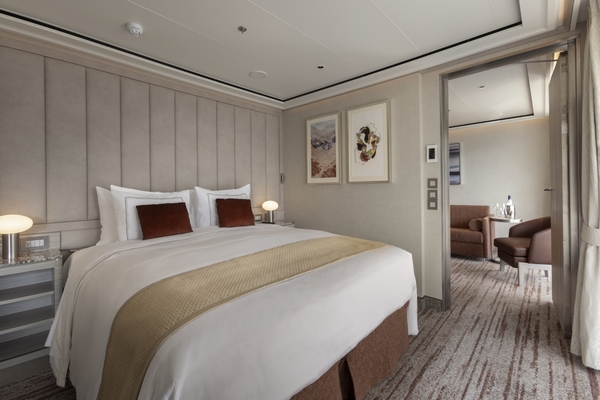 Silversea Silver Nova - Signature Suite 5, ©Silversea Cruises Ltd.jpg